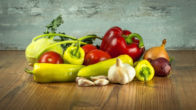 vegetables-tomatoes-pepper-paprika-161723.jpeg