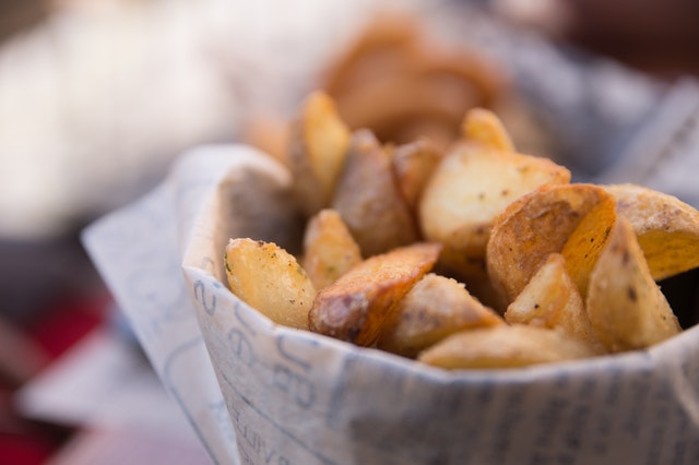 close-up-photo-of-potato-wedges-1439177-1.jpg